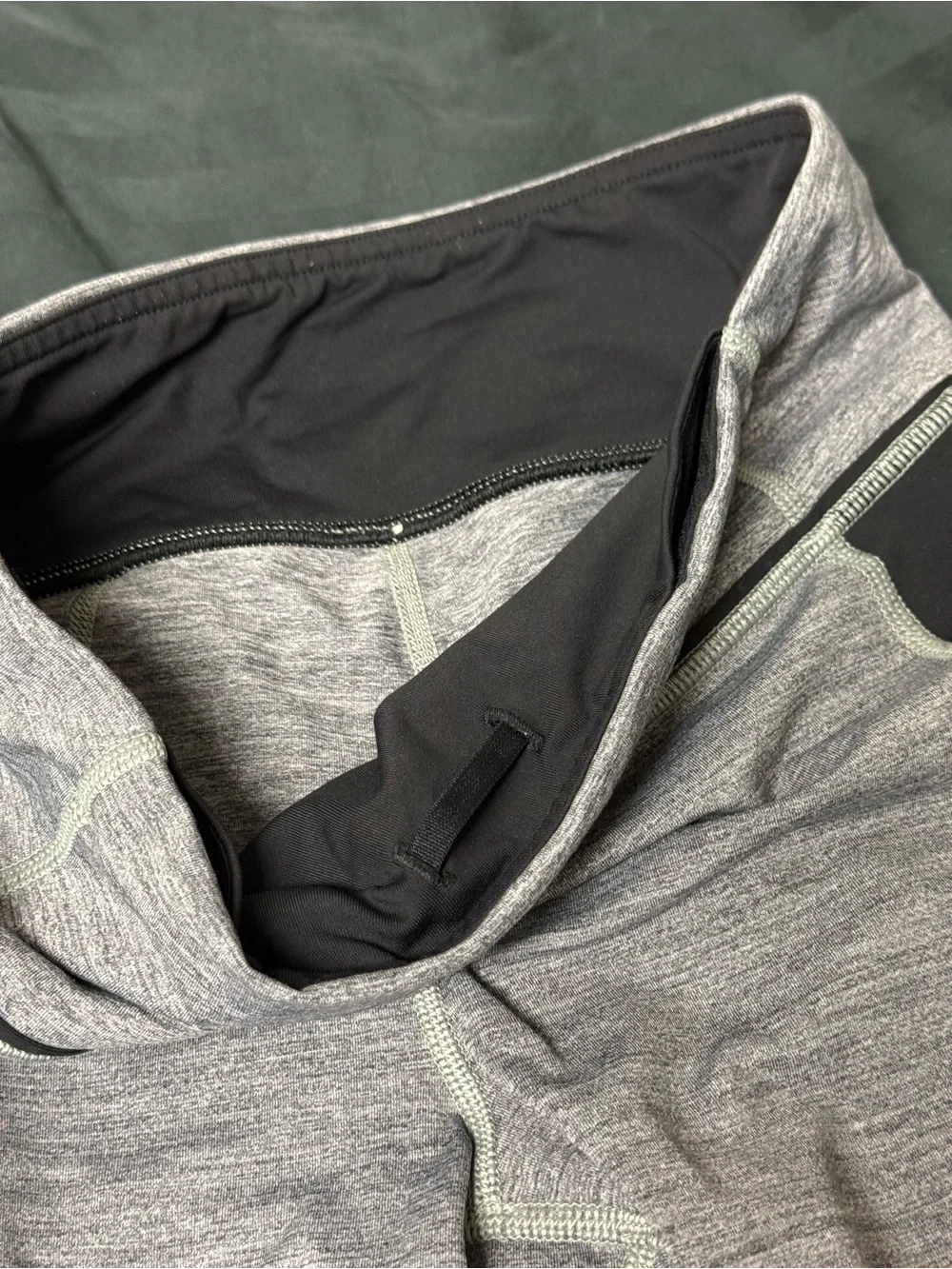 Lululemon Pace Rival Crop 22” Size 4 with three pockets